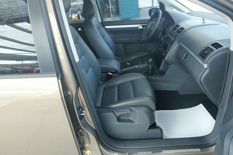 Used Volkswagen Touran 2015 1.4T Manual Comfort Edition 5-Seater