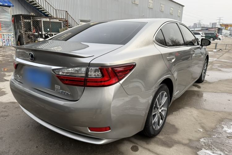 Used Lexus ES 2017 300h Mark Levinson Comfort Edition