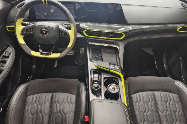 Used CHANGAN UNI-T 2022 1.5T Sport Edition Flagship Version Interior 1