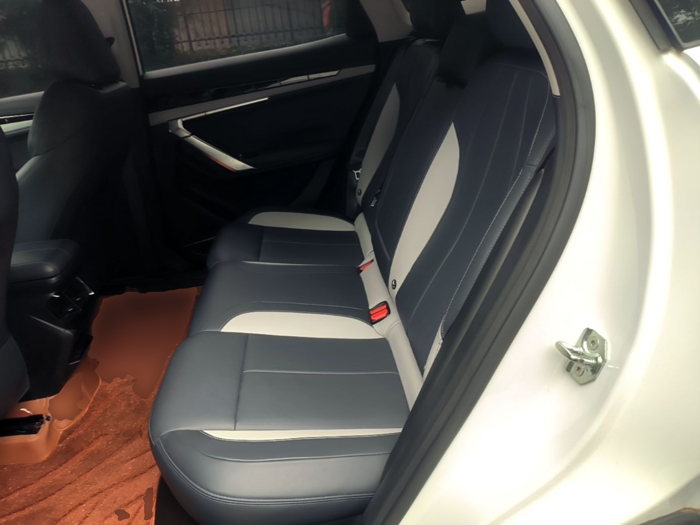 Geely Auto FX11 2024 1.5TD DCT Prestige Edition — снимка 20
