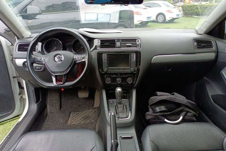 Used Volkswagen Sagitar 2017 230TSI Automatic Comfort Version