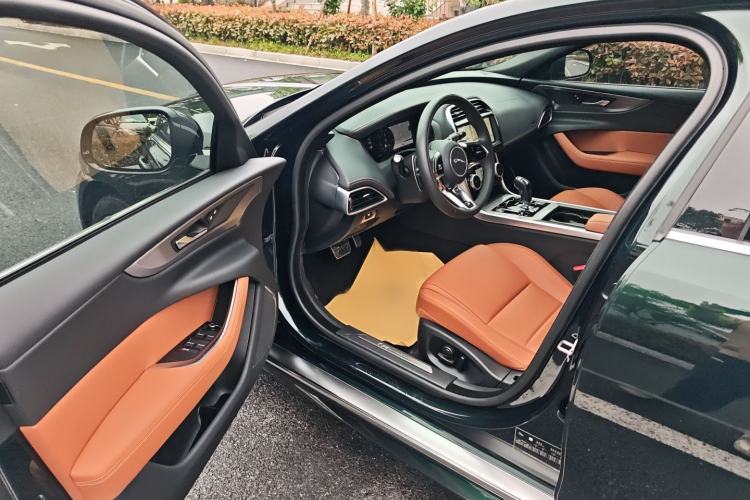 Used Jaguar XEL 2023 2.0T 250 PS R-DYNAMIC S Advanced Sport Edition Driver Seat