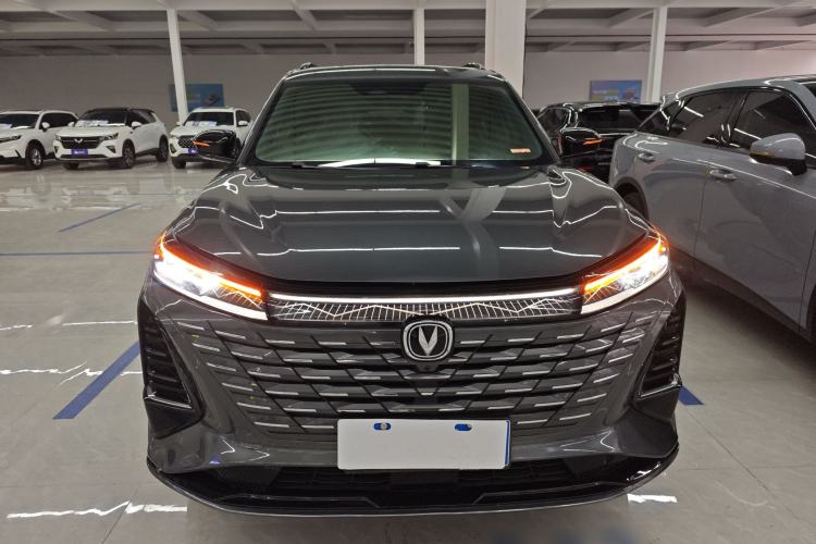 Used Changan CS75 PLUS 2024 3rd Generation Champion Edition 1.5T Intelligent Drive Dynamic Model
