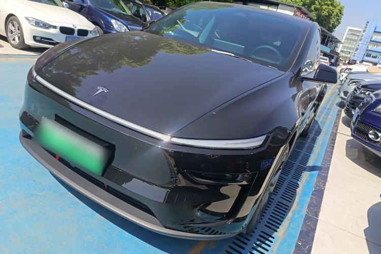 Used Tesla Model Y 2025 Rear-Wheel-Drive Version