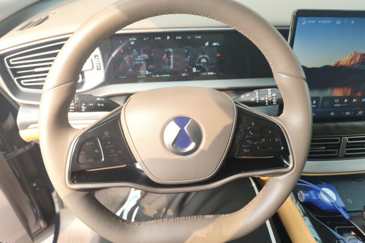 Used Denza D9 2022 EV 620 Prestige Model Steering Wheel