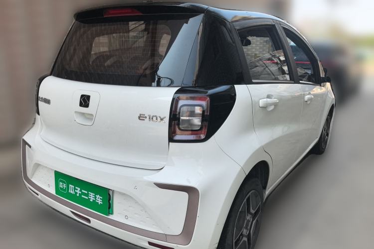 Used SOL E10X 2022 Flower Fairy Design Four-Leaf Clover Rear Right 45 Deg