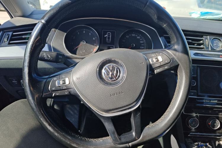 Used Volkswagen Magotan 2018 280TSI DSG Leading Model Steering Wheel
