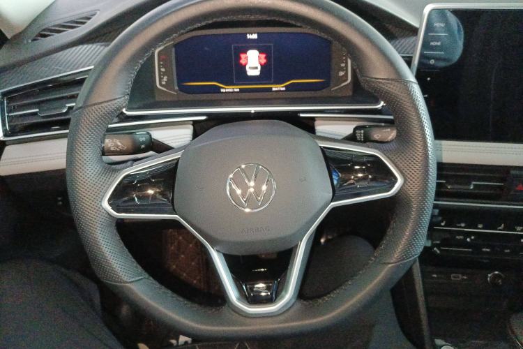 Used Volkswagen Tiguan L 2023 330TSI Automatic Two-Wheel Drive R-Line Enjoyment Edition