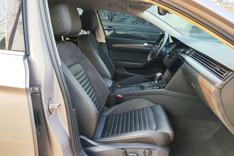 Used Volkswagen Magotan 2020 330TSI DSG Leading Model Right Front Seat