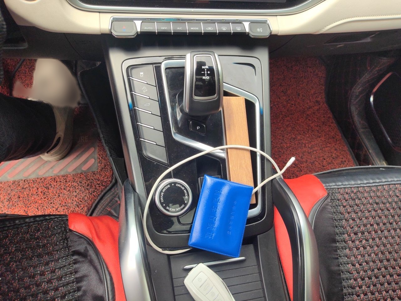 Geely Auto Emgrand X7 Sport 2022 Boyue X 1.8TD DCT ZhiShang Model — снимка 13