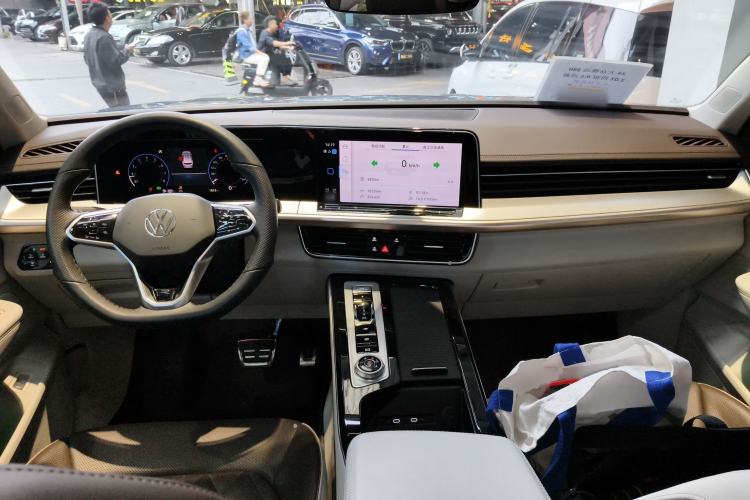 Used Volkswagen Tavendor 2023 380TSI Four-Wheel Drive R-Line Cruise Edition
