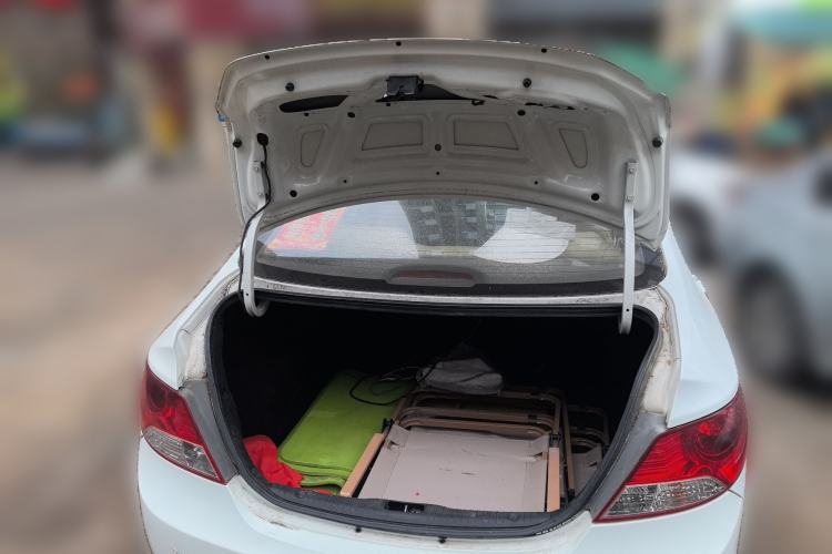 Used Hyundai Verna (older generation) 2010 Sedan 1.4L Manual BLUE Model

