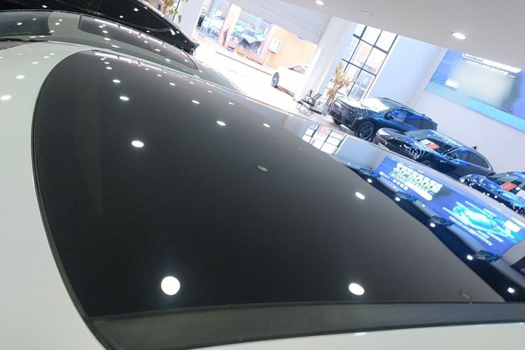 Used XPeng X9 2025 740 Ultra-Long Range Max Roof