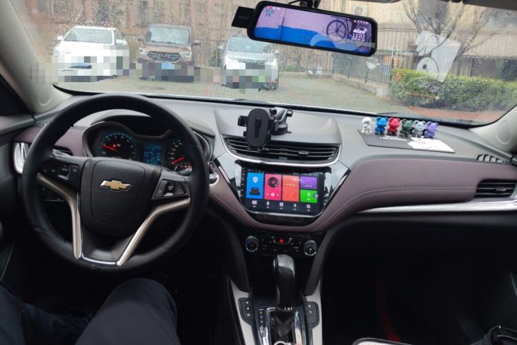 Used Chevrolet Malibu 2018 530T Automatic Luxury Edition Center Console