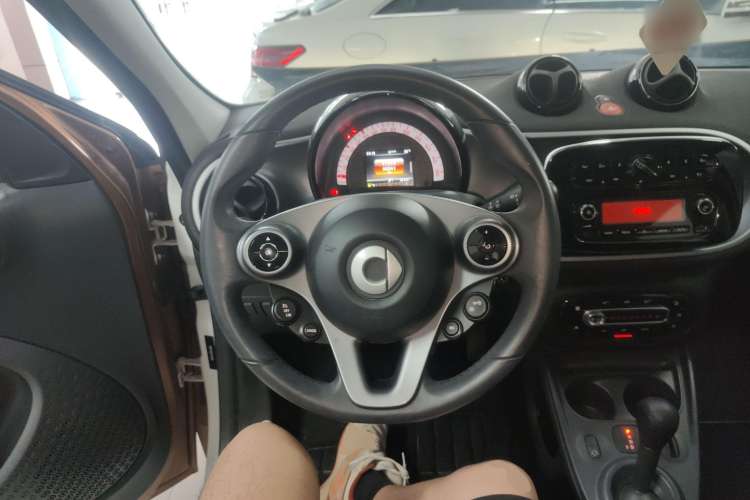Used smart forfour 2016 1.0L 52 kW Passion Edition