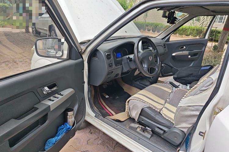 Used Dongfeng Ruichi 2015 2.4L Elite Edition Gasoline Two-Wheel Drive Luxury Version ZG24