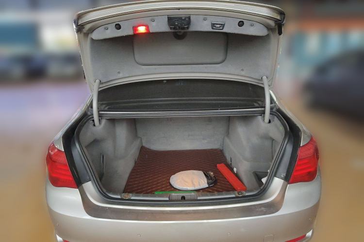 Used BMW 7 Series 2011 730Li Elegant Model
