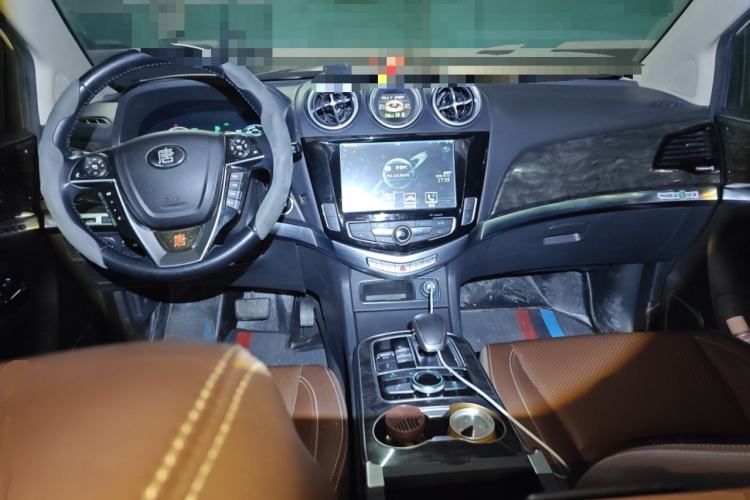 Used BYD Tang New Energy 2015 2.0T Four-Wheel-Drive Flagship Model
