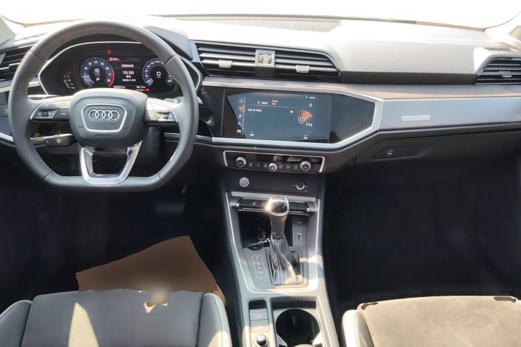 Used Audi Q3 2019 40 TFSI Fashion Dynamic Model
