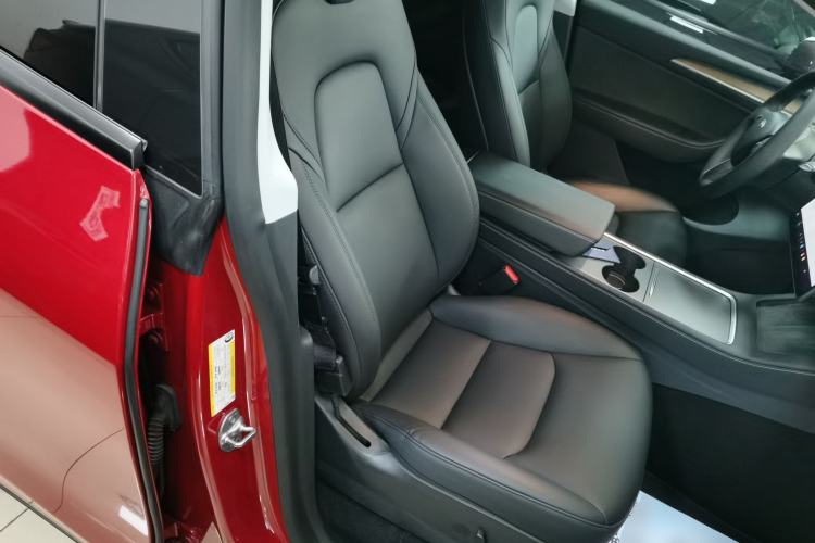 Used Tesla Model Y 2021 Long-Range All-Wheel-Drive Version
