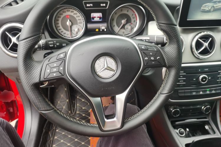 Used Mercedes-Benz GLA 2016 GLA 200 Sport Edition Center Console