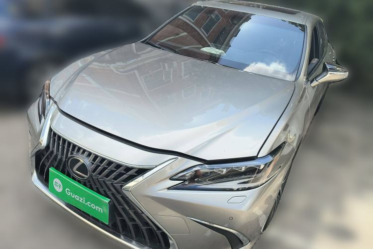 Used Lexus ES 2022 300h Deluxe Edition