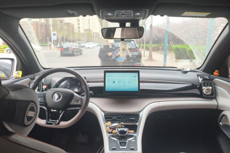 Used BYD Song Pro New Energy 2024 HONOR Edition DM-i 71KM Navigation Model
