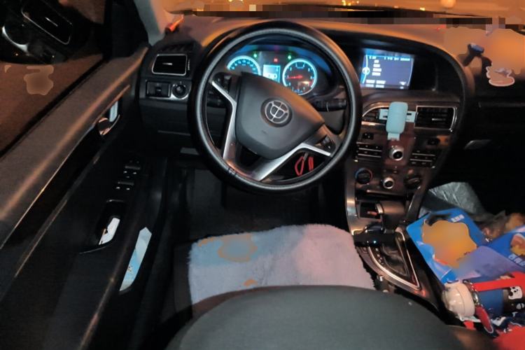 Used Brilliance V5 2014 1.5T Automatic Two-Wheel Drive Sport Model
