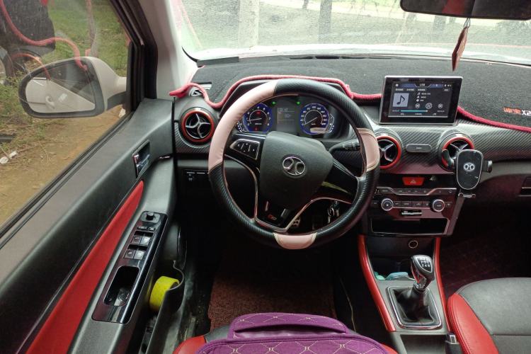 Used BAIC Senova X25 2015 1.5L manual Comfort trim level Steering Wheel