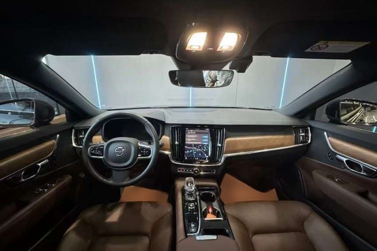 Used Volvo S90 New Energy 2022 T8 eDrive Hybrid Luxury Edition