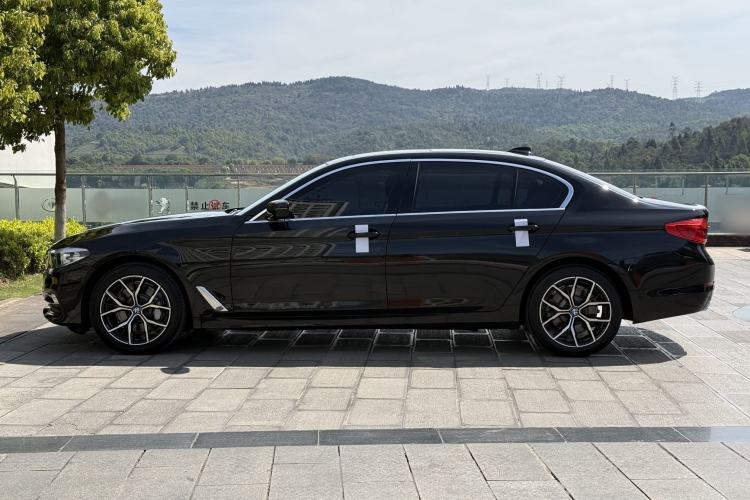 Used BMW 5 Series 2019 530Li Leading Model Luxury Package Exterior 3