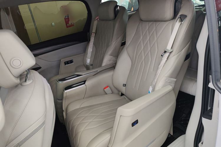 Used Buick GL8 2023 ES Lu Zun Deluxe and Yue Edition
