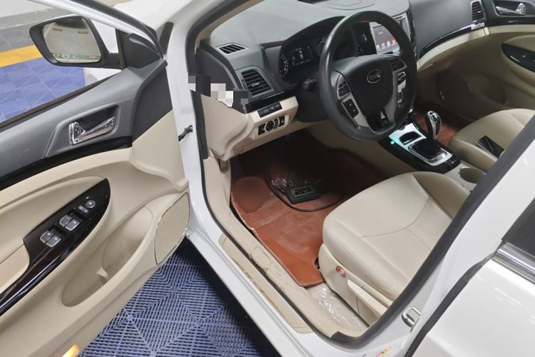 Used BYD e5 2017 300 Prestige Edition
