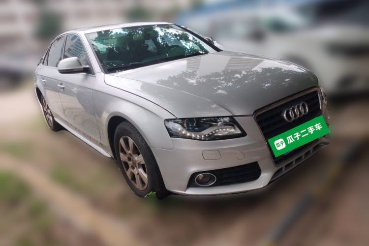 Used Audi A4L 2011 2.0 TFSI Standard Model Front Right 45 Deg