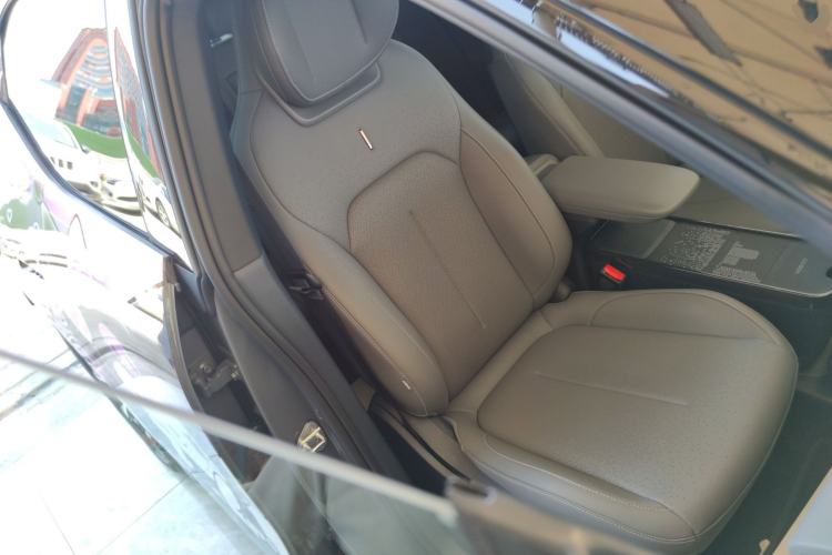 Used Lynk & Co Z20 2025 530 km Range Rear-Wheel Drive Pro