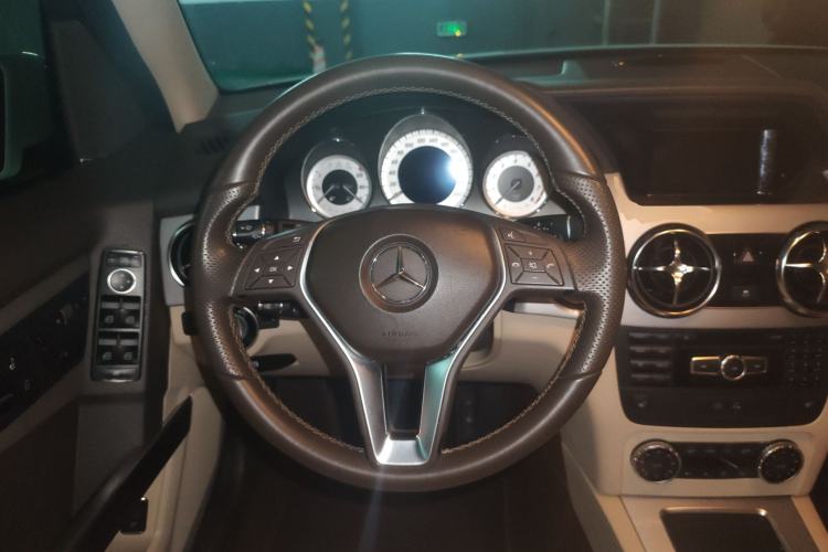 Used Mercedes-Benz GLK-Class 2013 GLK 300 4MATIC Dynamic Sunroof Model