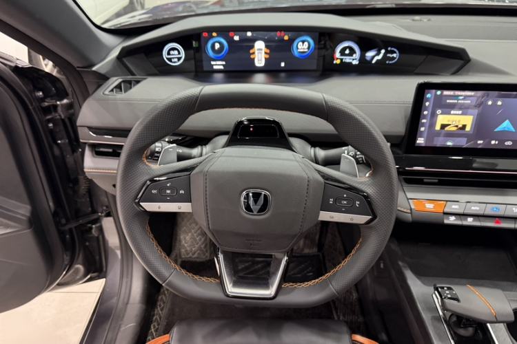 Used Changan UNI-V 2024 1.5T High-Energy Version
