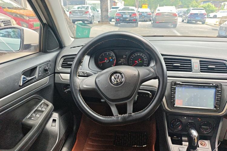 Used Volkswagen Lavida 2015 1.6L Automatic Fashion Edition