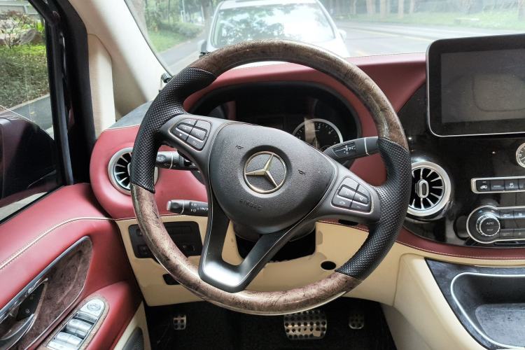 Used Mercedes-Benz Vito 2021 2.0T Business Version 7 Seats Steering Wheel