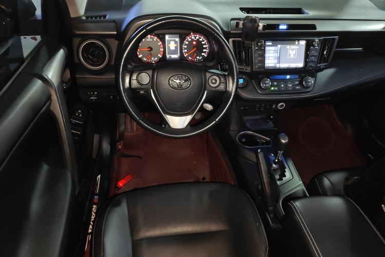 Used Toyota RAV4 2019 2.0L CVT Two-Wheel Drive ZhiShang Version China VI Standard
