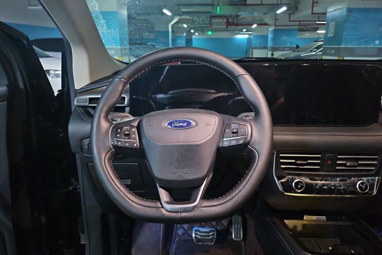 Used Ford Edge 2021 PLUS EcoBoost 245 Two-Wheel-Drive Titanium 7-Seater
