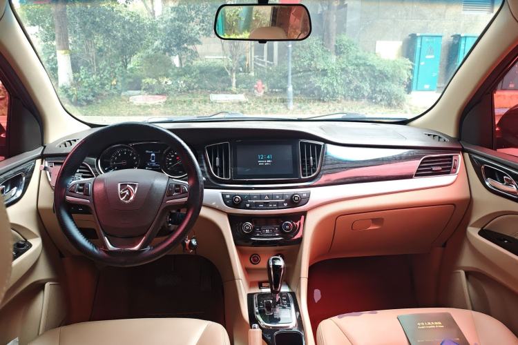 Used Baojun 730 2016 1.8L iAMT Luxury Model 7 Seats