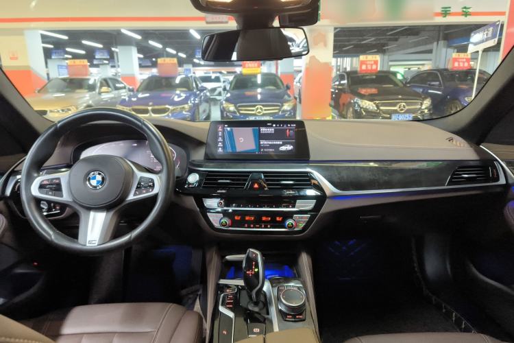 Used BMW 5 Series 2020 525Li M Sport Package Center Console