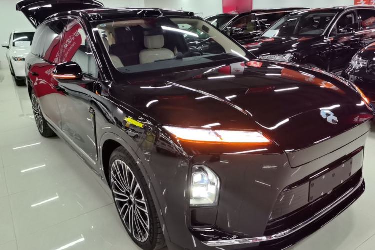 Used Nio ES8 2026 Model 6-seat Executive Signature Edition Front Right 45 Deg