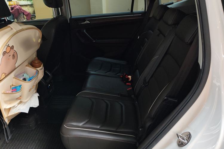 Used Volkswagen Tiguan L 2017 330TSI Automatic Two-Wheel Drive Flagship Edition Left Rear Seat