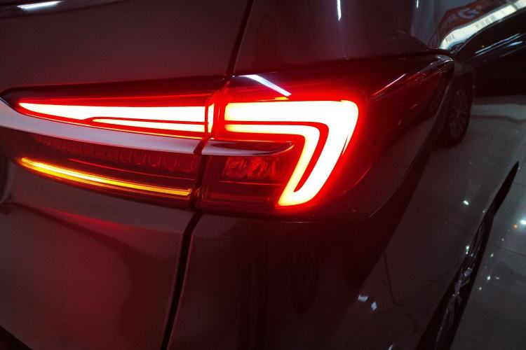 Used Buick GL8 2023 Land Executive Class Smart Enjoyment Model