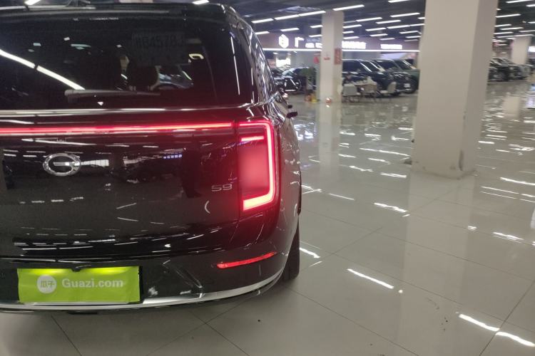 Used GAC Trumpchi S9 2025 Model Qiankun Ultra 6-Seater Right Rear Taillight