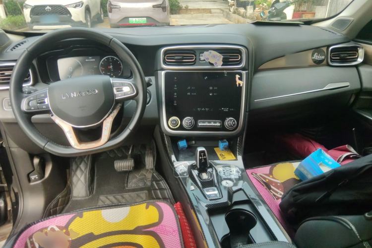 Used Lynk & Co 01 2017 2.0T Two-Wheel Drive Pro Edition Center Console