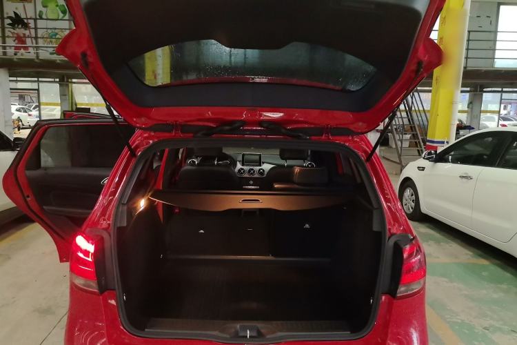 Used Mercedes-Benz B-Class 2015 B 200 Sport Edition Trunk