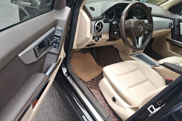 Used Mercedes-Benz GLK-Class 2013 GLK 300 4MATIC Dynamic Sunroof Model
